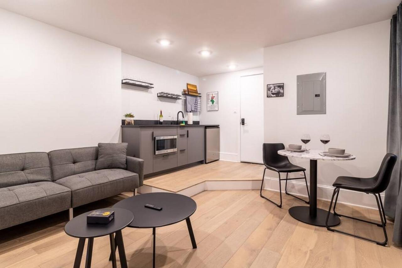 Thena Hotel - Spacious 1 Bedroom Филаделфия Екстериор снимка